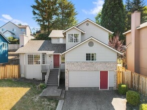 Building Photo - Stunning 4 Bedroom Home in Bethany!
