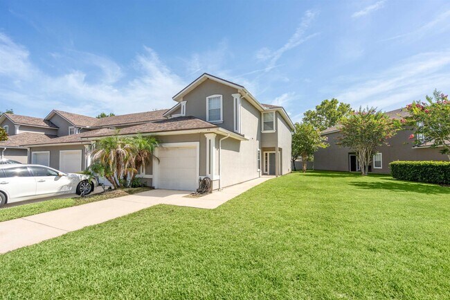 Building Photo - 313 Scrub Jay Dr