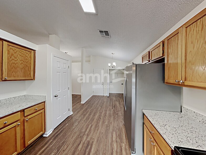 Building Photo - 7590 Fawn Lake Dr N