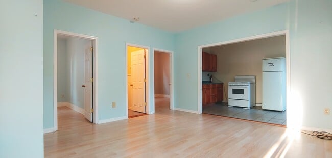Building Photo - 58 Paine St