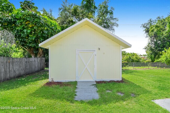 Building Photo - 2860 Hancock Dr