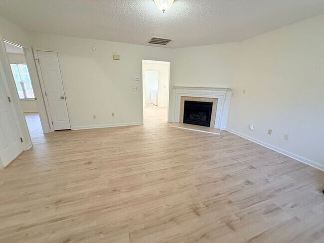 Building Photo - 1529 Crag Burn Ln