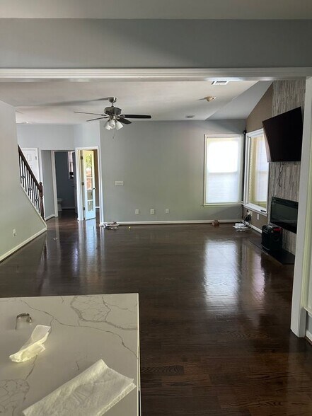 Building Photo - 415 Islandora Cove