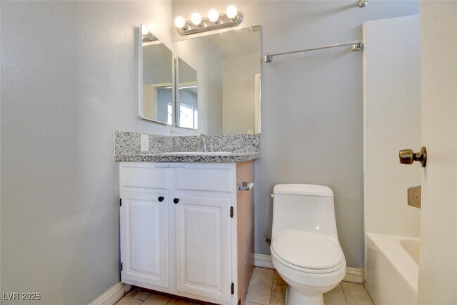Building Photo - 7732 Parnell Ave