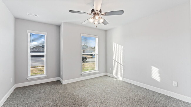 Building Photo - "Spacious 4-Bed Gem with Granite Elegance & Cozy Fireplace in Bentonville!"