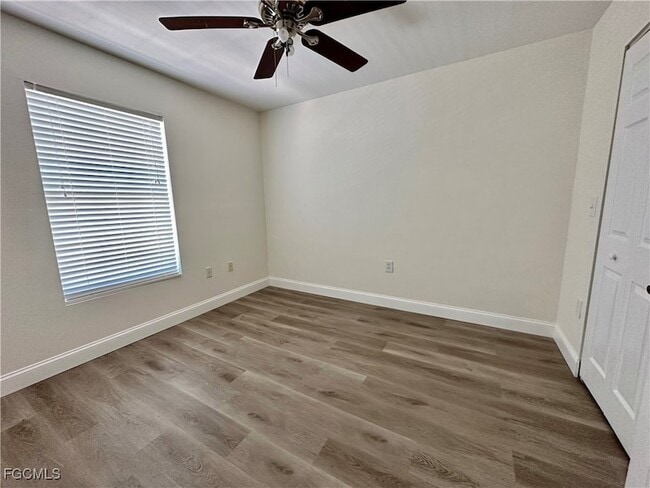 Building Photo - 3627 Pine Oak Cir