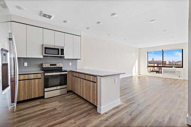 Building Photo - 433 62nd St