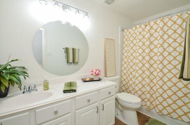 Building Photo - 17722 Meadow Crossing Ln