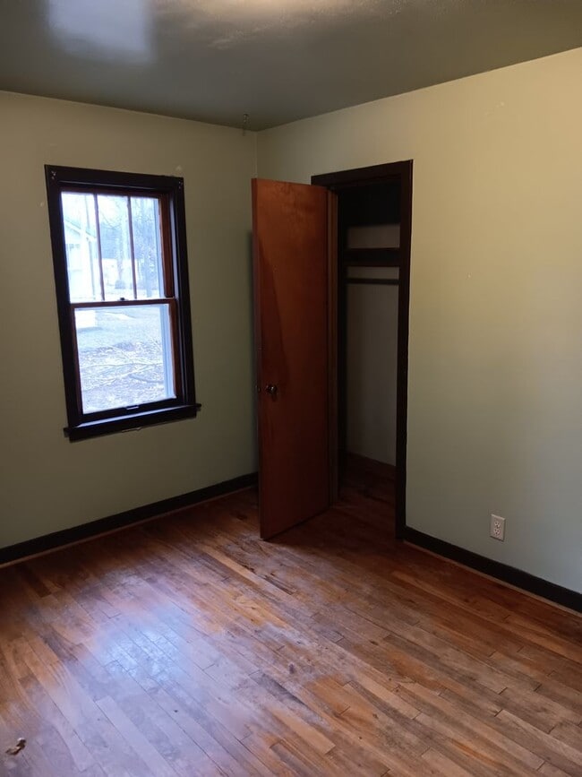 Building Photo - Charming 2 Bedroom and 1 Bath House Availa...