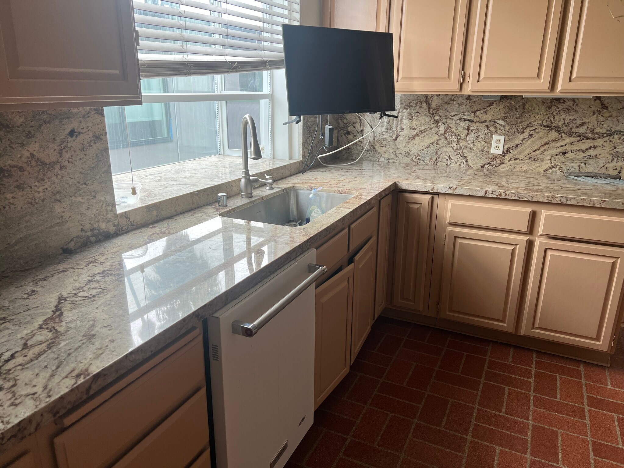 Building Photo - 8361 Blackburn Ave