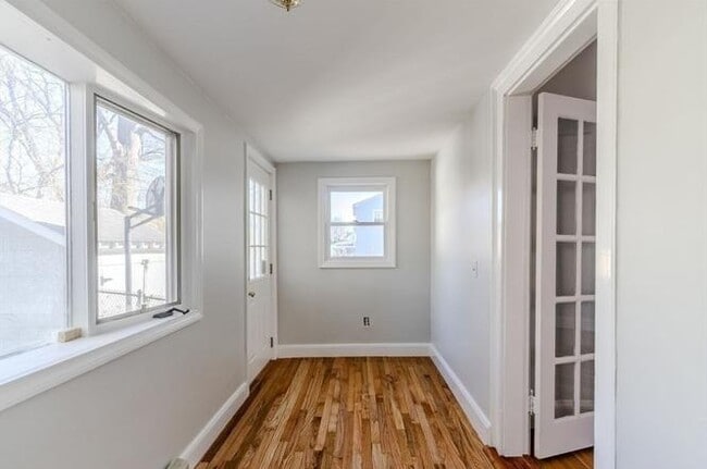 Building Photo - 34 Keith St