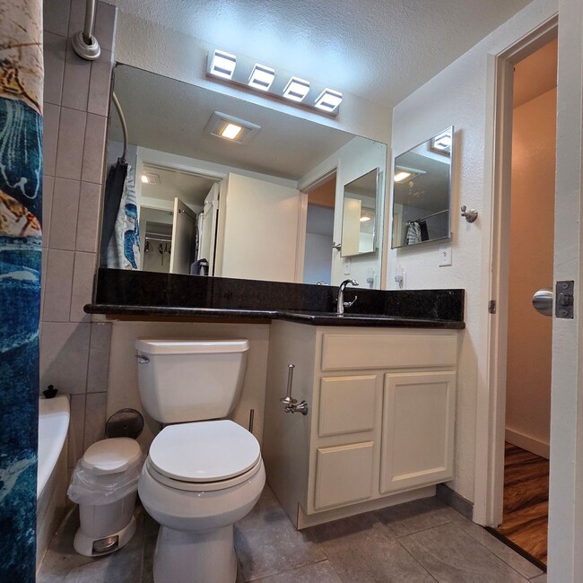 Building Photo - Pet Friendly downstairs 2/1.5-bedroom North Kihei Condo