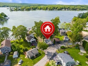 Building Photo - 15 Hawthorne Rd