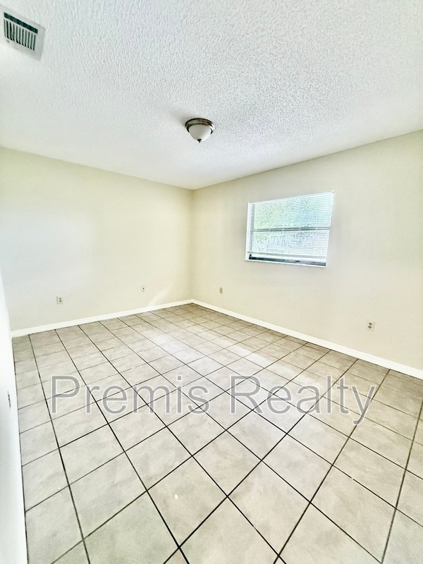 Building Photo - 1772 Farrell Ave