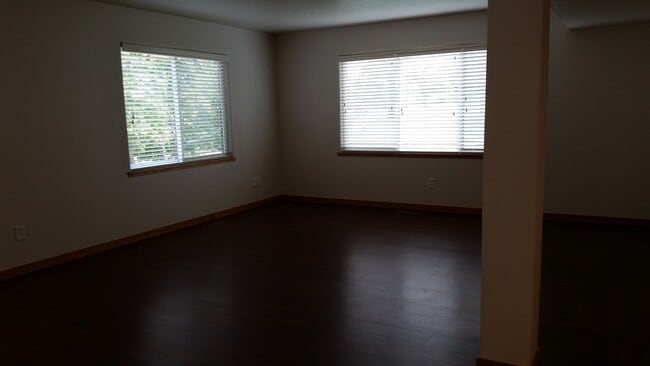 Building Photo - Condo for Rent
