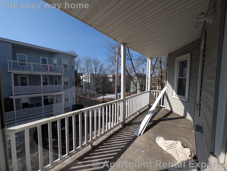 Building Photo - 5-7 Lowell Cir Unit #2