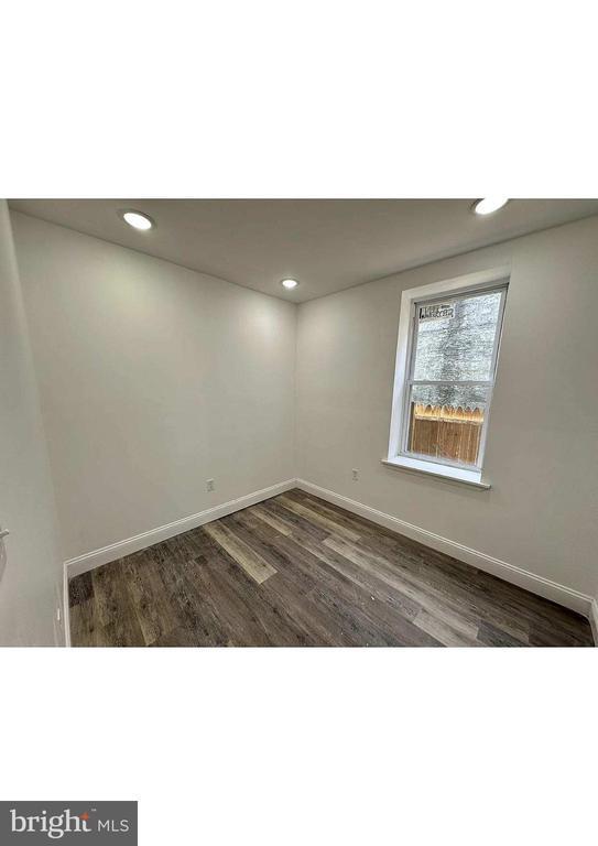 Building Photo - 1233 W Venango St