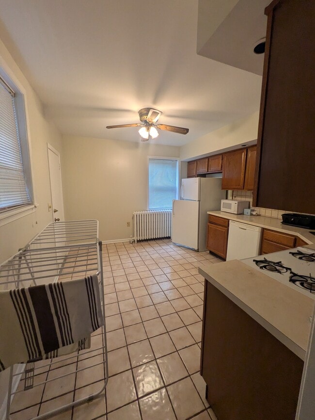 Building Photo - 603 W 31st St