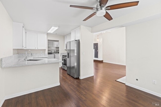 Building Photo - 1734 Zinfandel Dr
