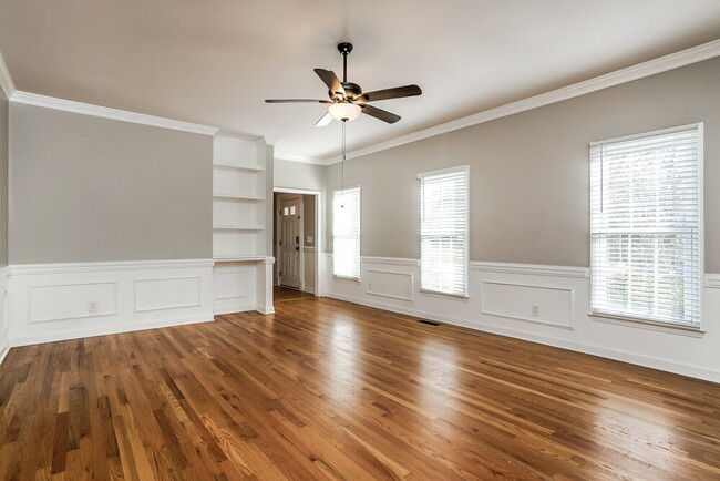 Building Photo - 3617 Dewing Dr