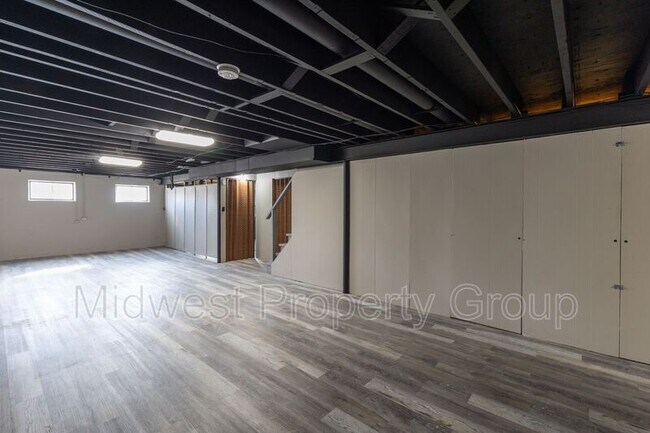 Building Photo - 3110 N Waterford Dr