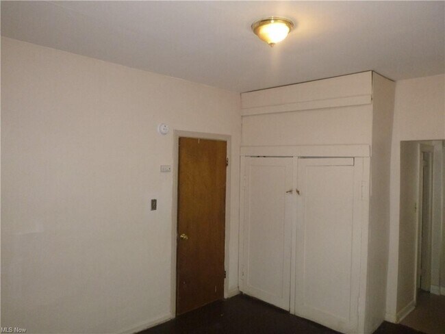 Building Photo - 812 E Buchtel Ave