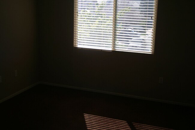 Building Photo - 7115 Quarterhorse Ln