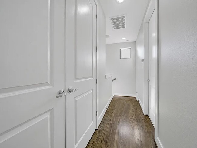 Building Photo - 1814 Thompson St