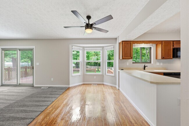 Building Photo - 205 Brownsfell Dr