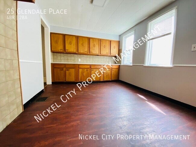 Building Photo - Beautiful 4 bedroom + Office Victorian Sty...