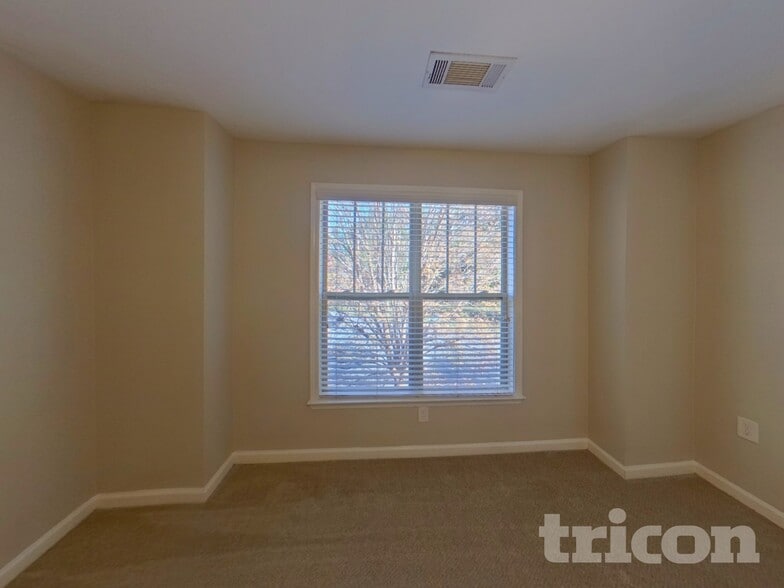 Building Photo - 2396 Grove Ct