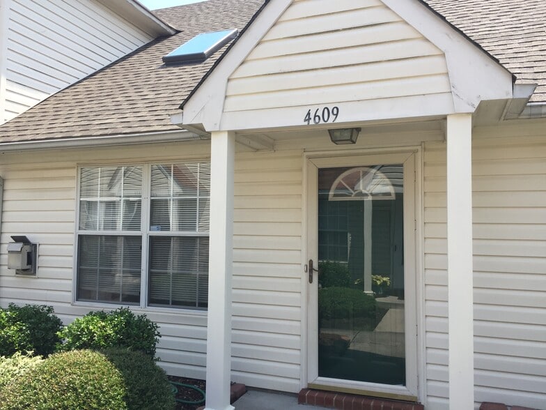 Building Photo - 4609 Olde Stone Way