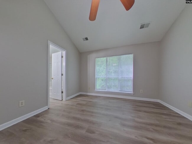 Building Photo - 123 Cranley Rd