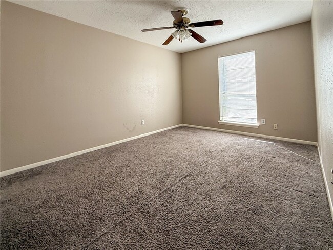 Building Photo - 2906 Quail Valley E Dr