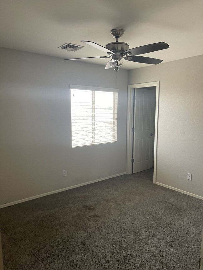 Building Photo - 11593 W Palo Verde Ave