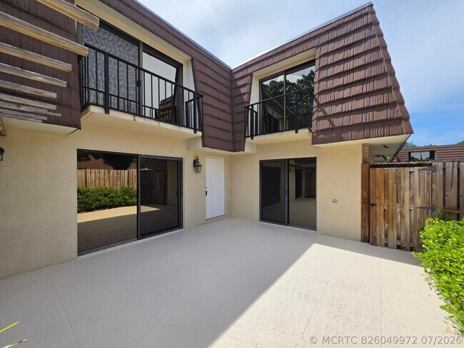 Building Photo - 708 7th Ln