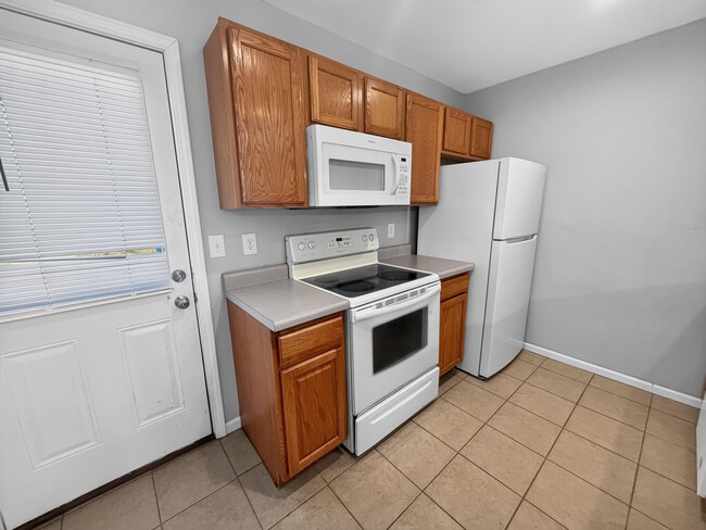 Building Photo - 1330 Godas Cir