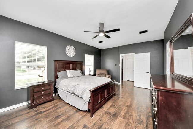 Building Photo - 1603 Dove Run