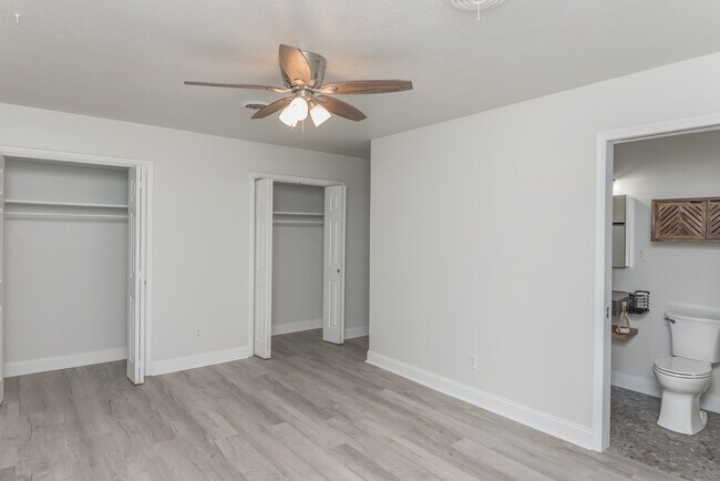 Building Photo - 3995 Tom Ln Dr