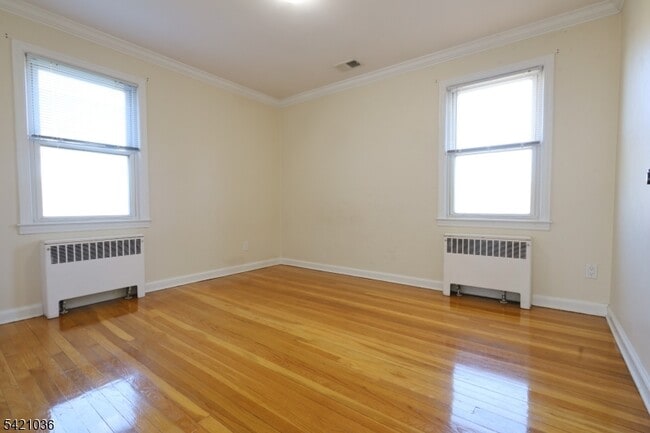 Building Photo - 412 Morris Ave