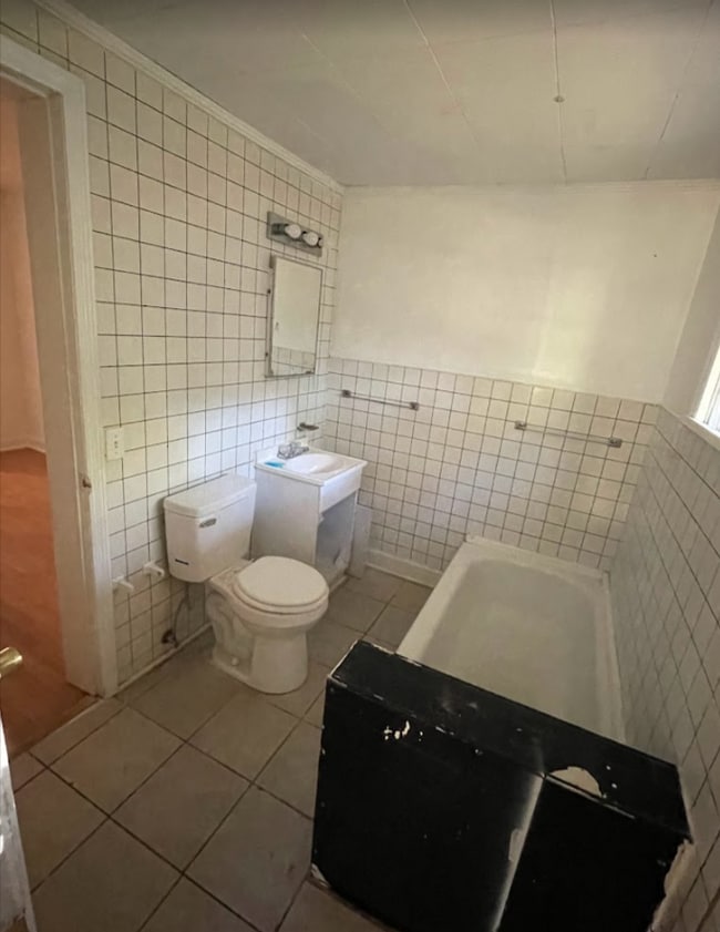 Building Photo - 1408 Gillespie Ave