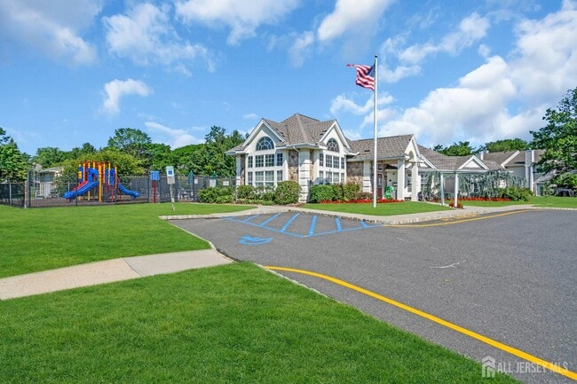 Building Photo - 2211 Timber Ridge Ct