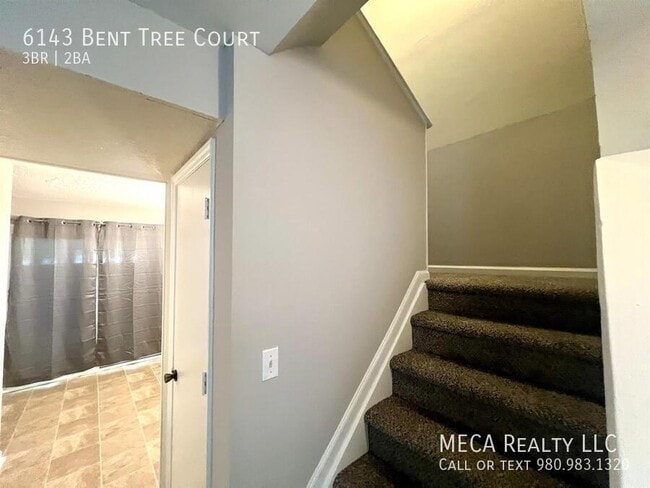 Building Photo - 6143 Bent Tree Ct