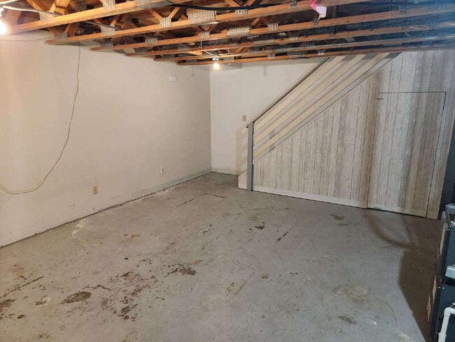 Building Photo - 926 Breezewood Cir