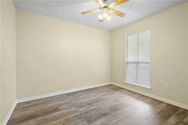 Building Photo - 1203 Lake Village Blvd