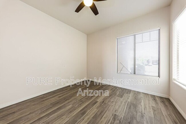 Building Photo - 16812 W Northampton Rd