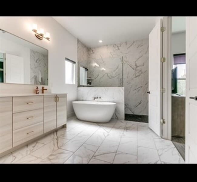 Building Photo - Gated Community - Beautiful, Spacious Home...