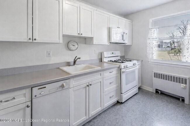 Building Photo - 142 South St