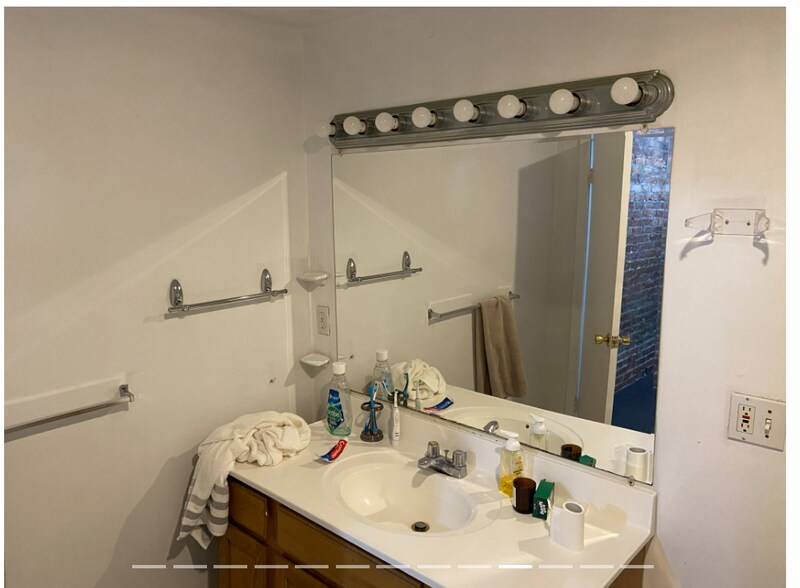 Building Photo - 61 S Huntington Ave