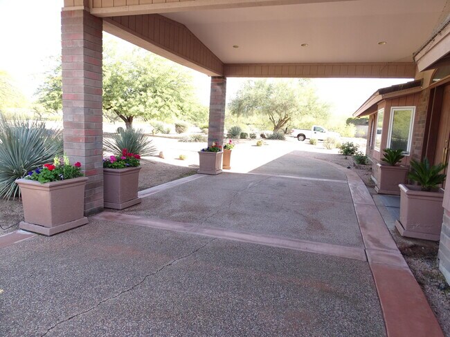 Building Photo - 8423 E Thunderbird Rd